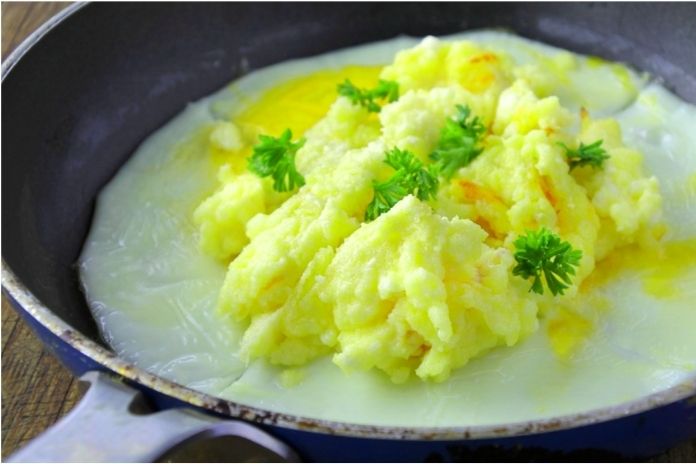 These 5 Scrambled Egg Recipes Will Make Your Muscles Grow