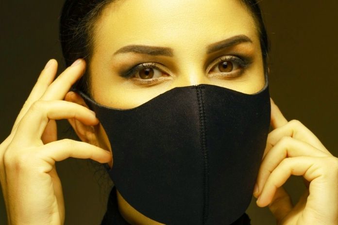 Use These Tips To Keep Your Makeup Under The Mask