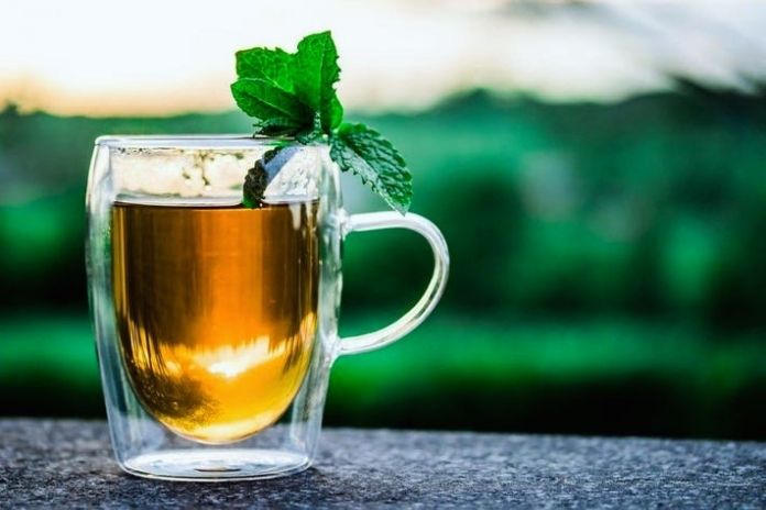 8 Diuretic Herbal Teas To Fight Water Retention